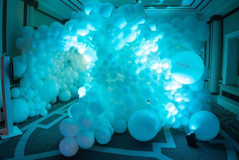 Balloon Igloo Photo booth Backdrop