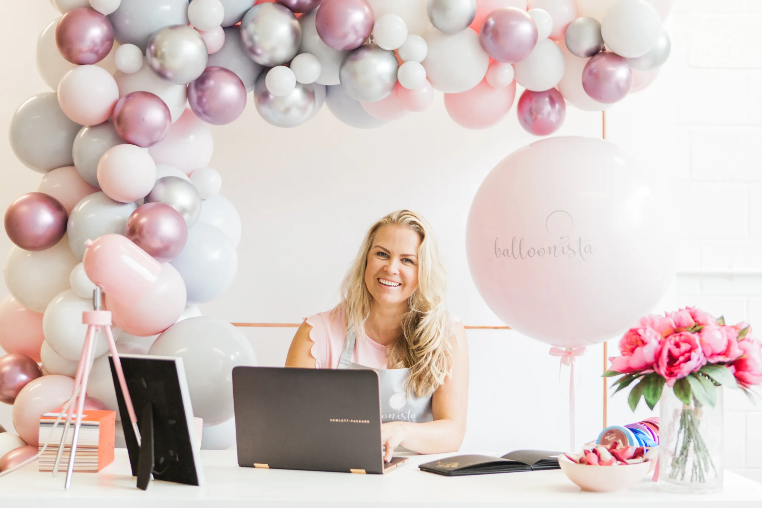 Aurelija Meakin Balloonista contact scaled