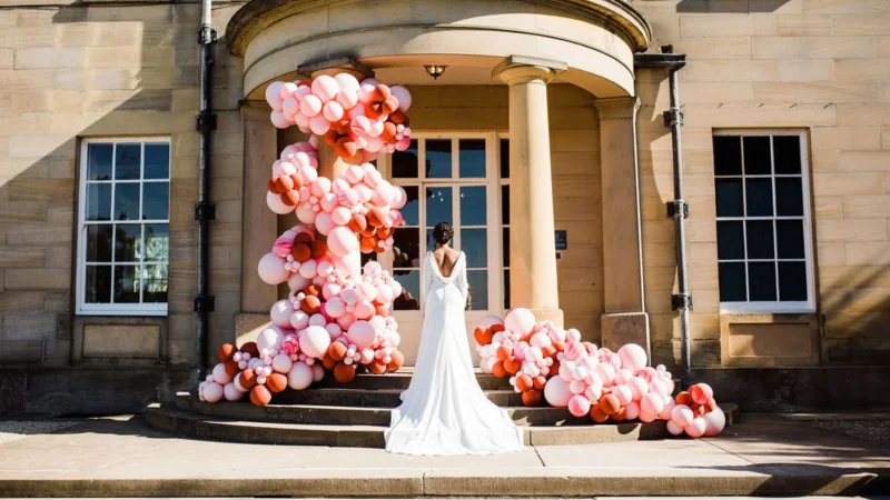 balloonista luxury wedding balloon column london